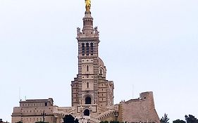 T2 Vue sur la Basilique de Notre Dame de la Garde